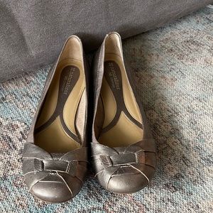 Naturalizer pewter metallic flat